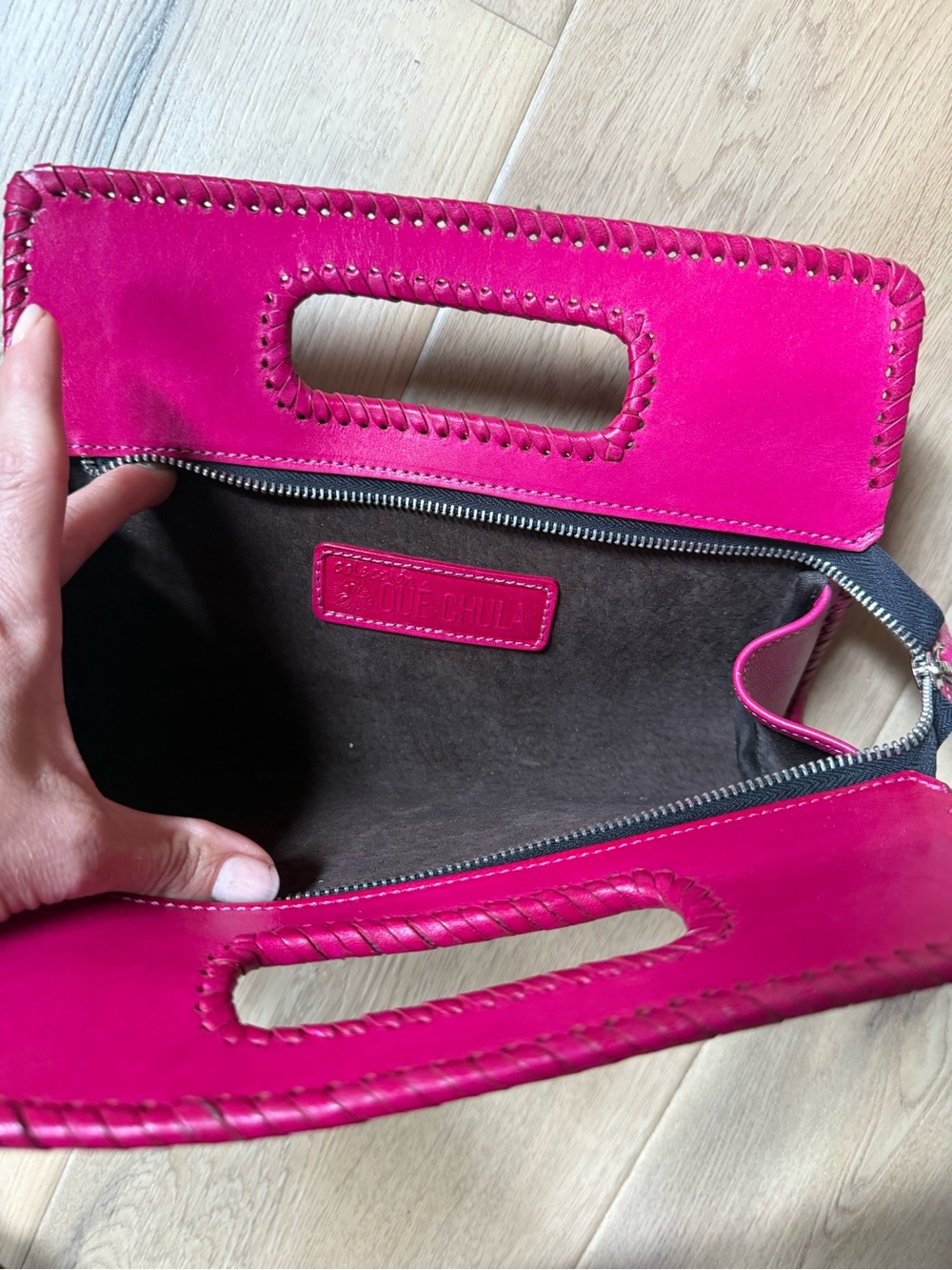 NEW Que Chula Sobre Chico Pink tooled leather handbag - Picture 6 of 10